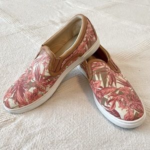 UGG Pure Slip On Tennis Shoes W8 in Pink Palm Print Wool Inner Heel